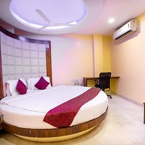 Hotel Apex International Near Mumbai Airport